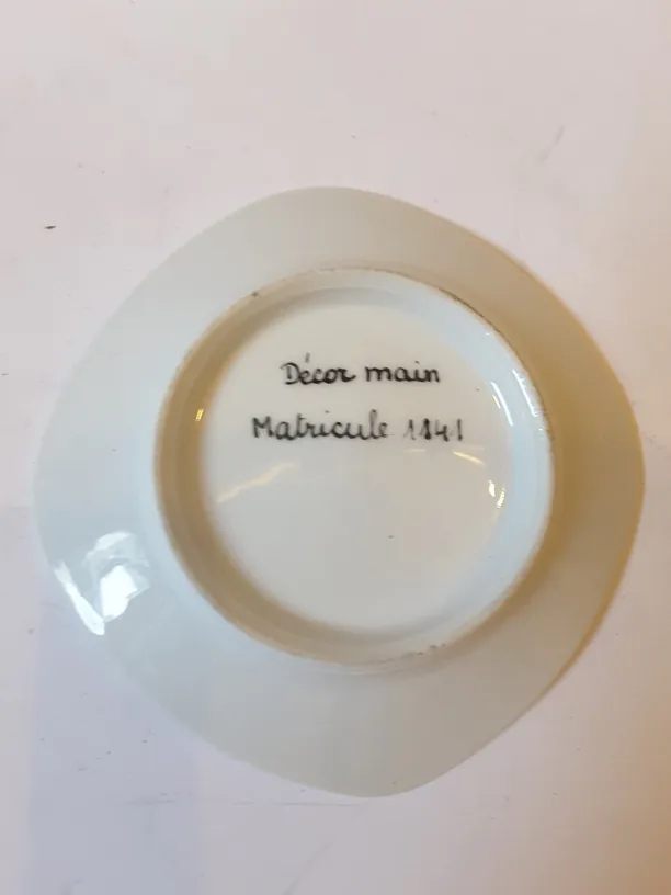 Incroyable Coupelle Céramique Anti-Gaulliste 1958 – Objet historique de prison Matricule 1141 – Guerre d'Algérie – Image 4