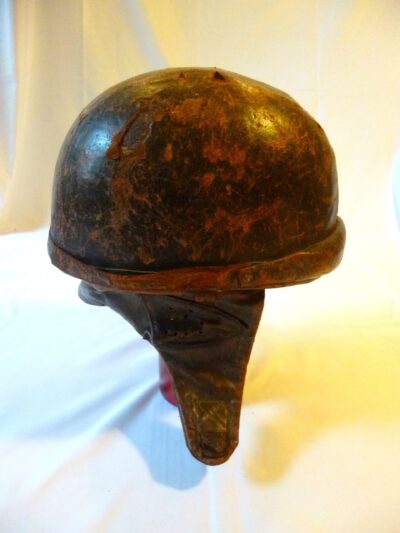 Casque de moto en cuir et cuir bouilli, années 30