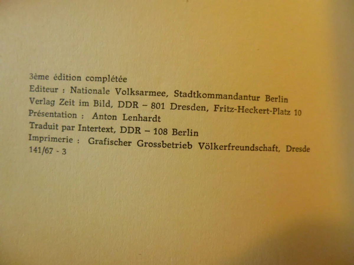 Rares DDR Gästebuch der Berliner Mauer (1967) – NVA Propaganda – Brandenburger Tor | Livre d'or du mur de Berlin, Das Gästebuch der Berliner Mauer, 3e édition, 1967, avant-propos du Général Poppe, commandant de la garnison de la capitale de la RDA – Image 14