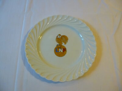 Assiette décorative en porcelaine de Limoge de la Ligue Nationale de Football, circa années 1960 ou 80