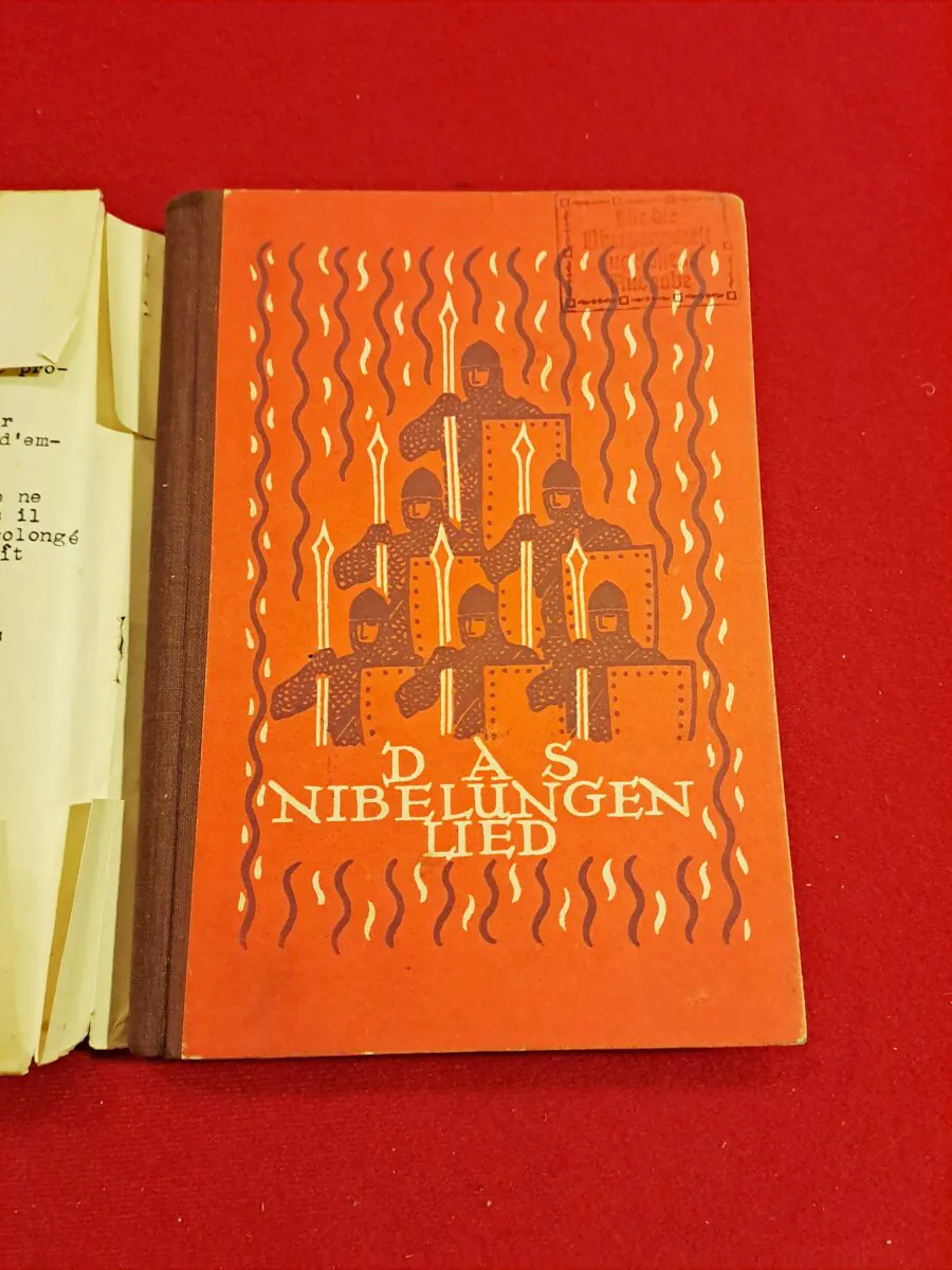 Livre Ancien "Die Nibelungen" (1924) – Édition Originale de Vienne – Illustré par Otto Schubert – Rare Variante avec Tampon Éditeur + Protège-livre Historique TSF (1938) – Image 2